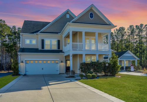 What is the middle class income in charleston sc?
